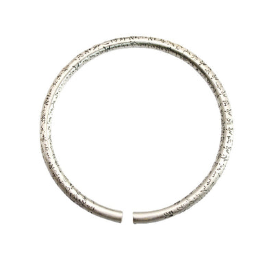 StarGems® Öffnungsgeschnitztes tibetisches handgefertigtes Armreif-Manschettenarmband aus 999er-Sterlingsilber für Frauen Cb0002